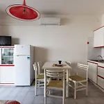 Seafront Apartment With Pool In Bibione