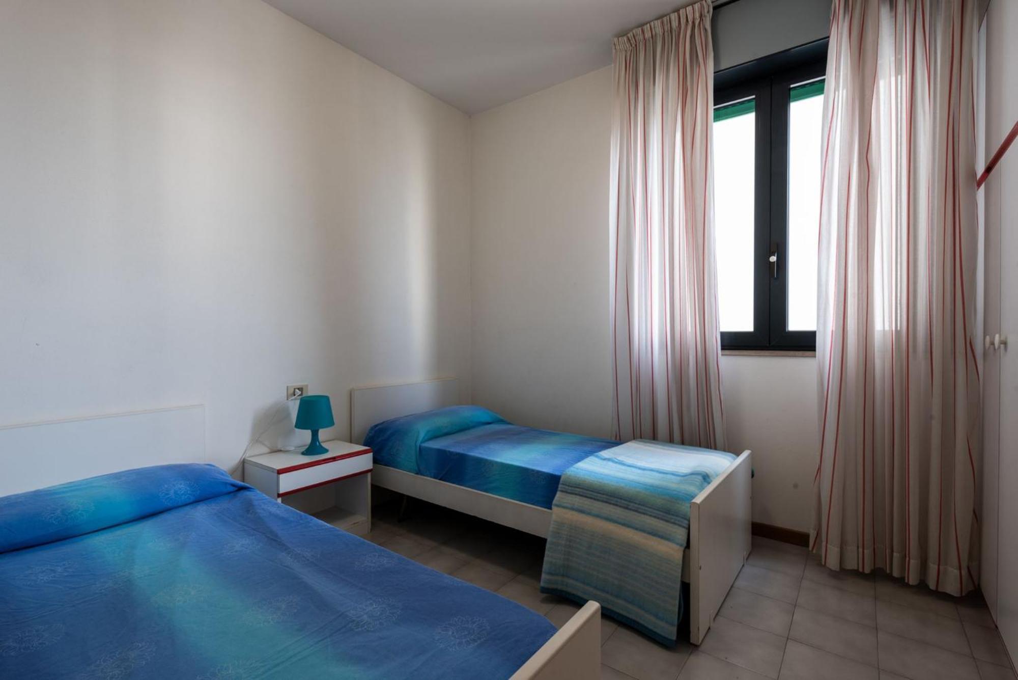 Seafront With Pool In Apartment