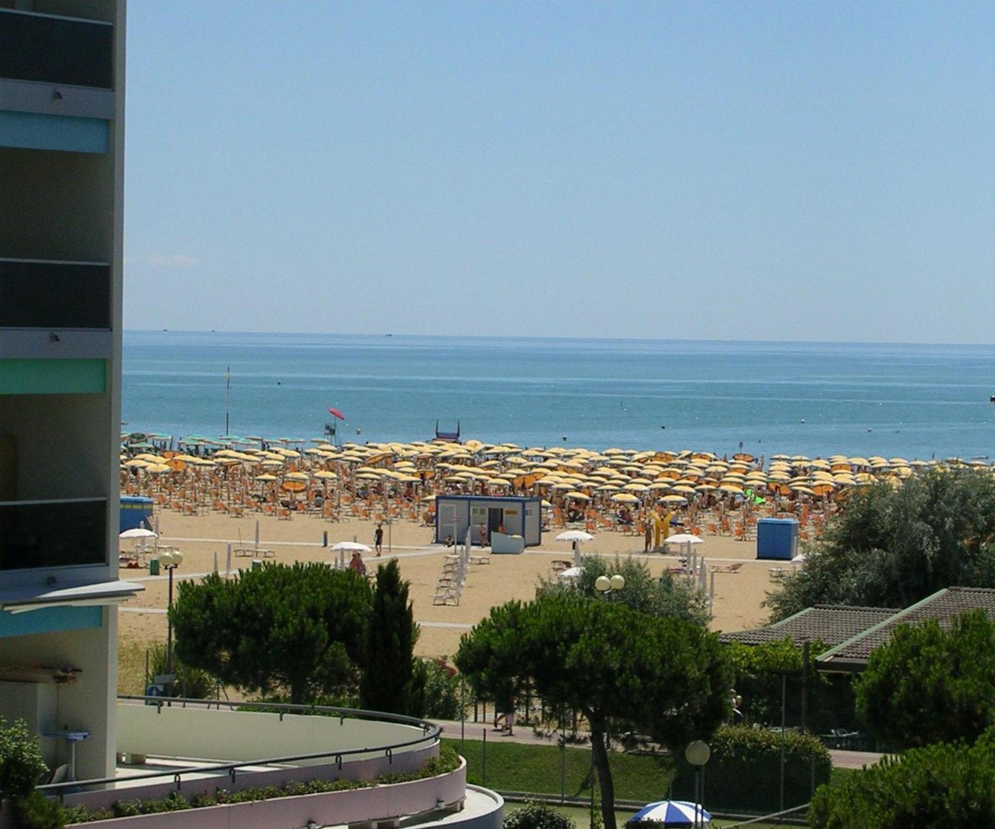 Seafront With Pool In Bibione